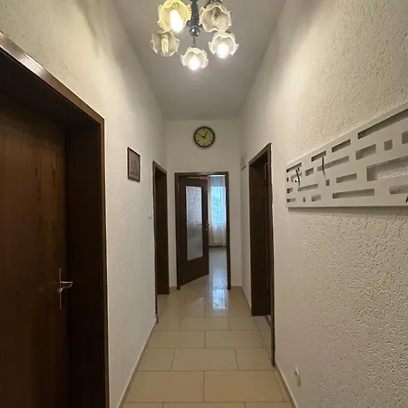 公寓 Shekinah Residences Near Frankfurt Airport