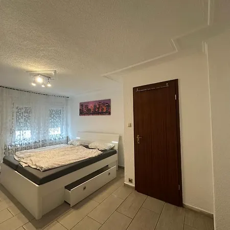 Shekinah Residences Near Frankfurt Airport 公寓 *